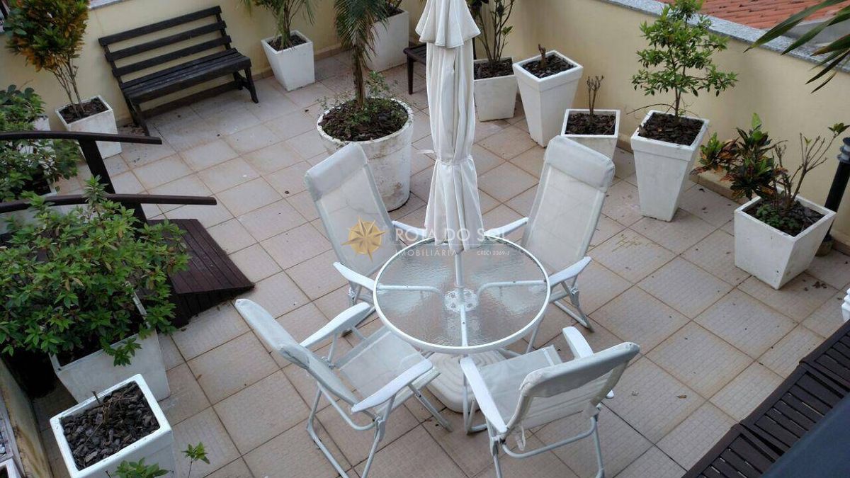 Cistal Mar Apartamento 3 Quartos e Terraço Privativo na Meia Praia