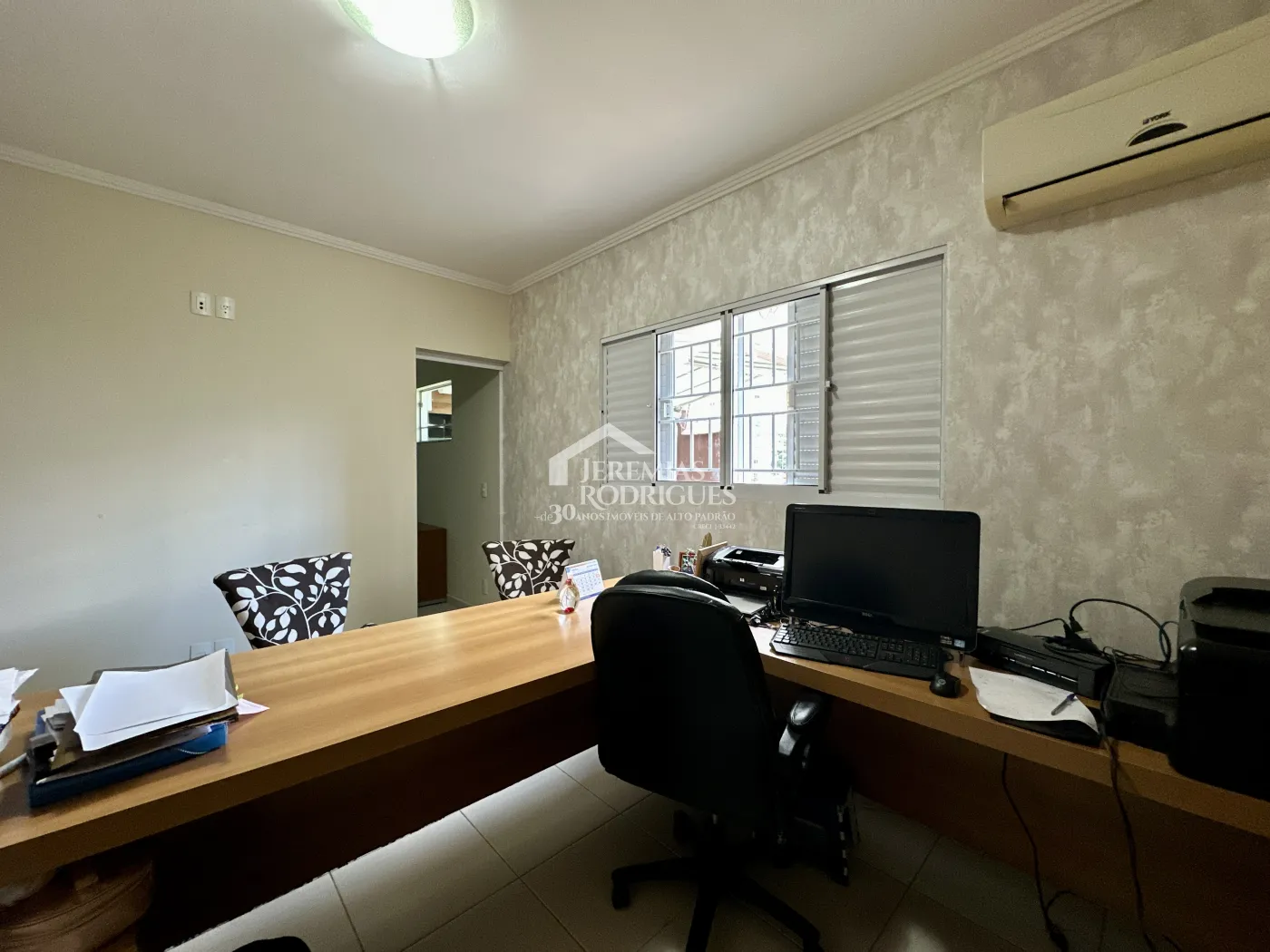 Casa comercial com 320 m² - Chácara Guizard - Taubaté/SP.