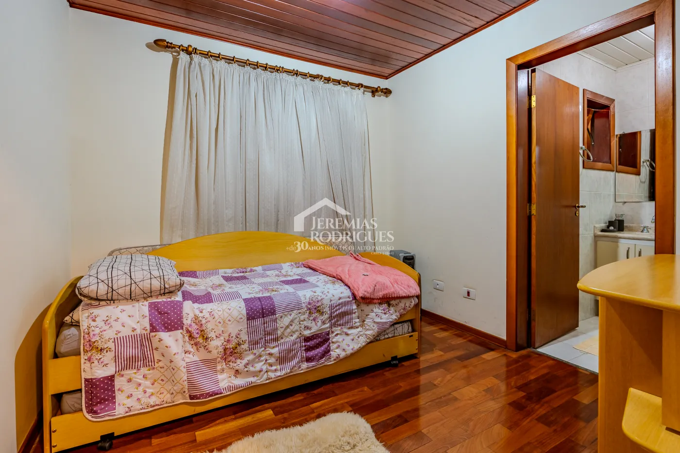 Apartamento à venda com 4 dormitórios, 295 m² no Edifício Solar Bela Vista em Campos do Jordão/SP