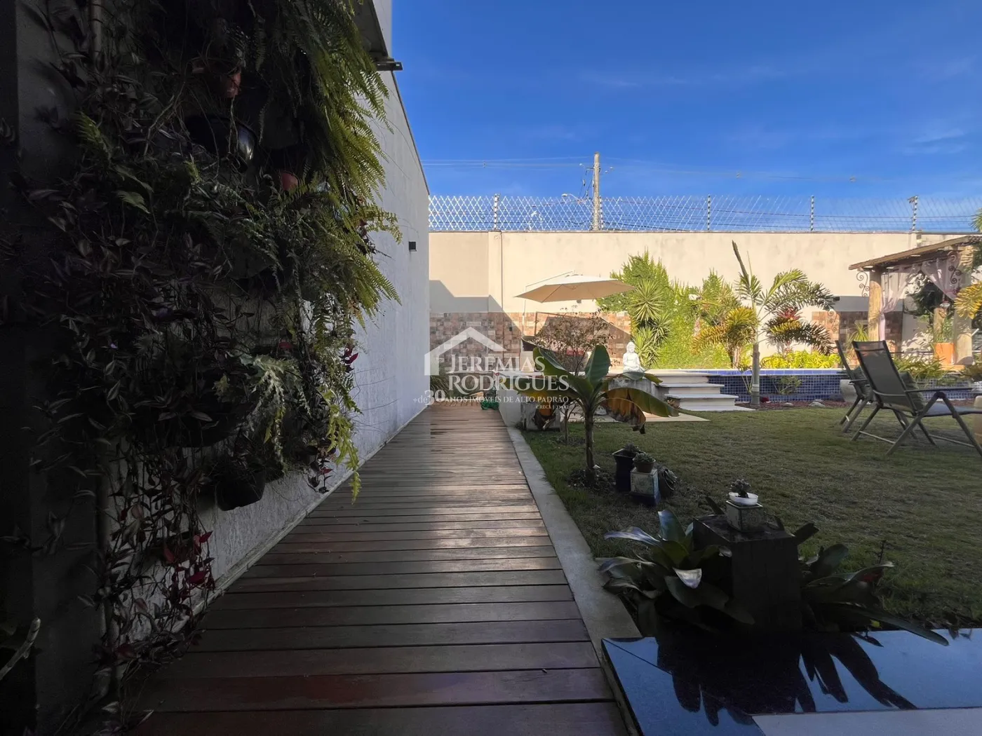 Casa para venda e locação com 2 suítes no Condomínio Verdes Vales em Taubaté/SP