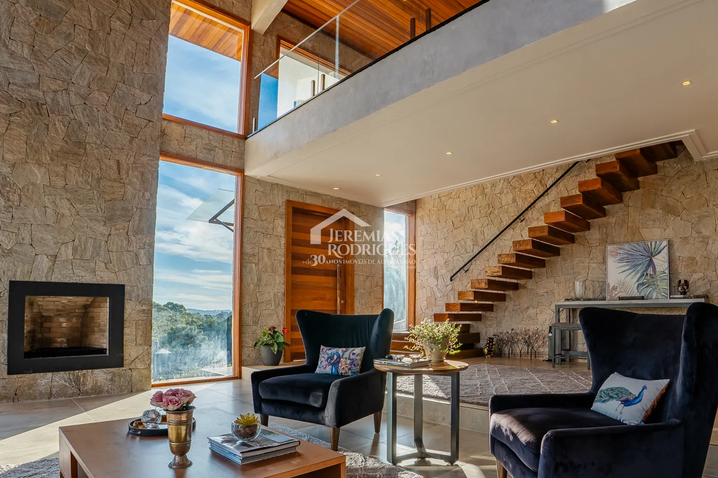 Casa com 4 suítes no condomínio Reserva Figueiredo em Campos do Jordão/SP