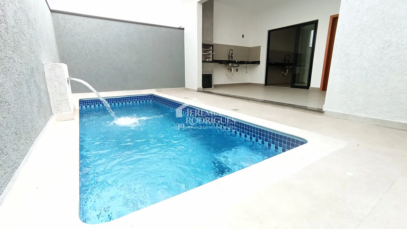 Casa à venda com 3 dormitórios no Condomínio Perolas do Vale em Tremembé/SP.