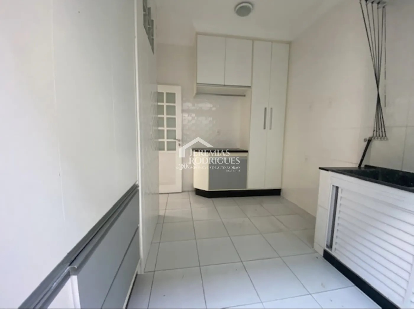 Sobrado com 5 dormitórios, 300 m² - Condomínio Taubaté Village - Taubaté/SP