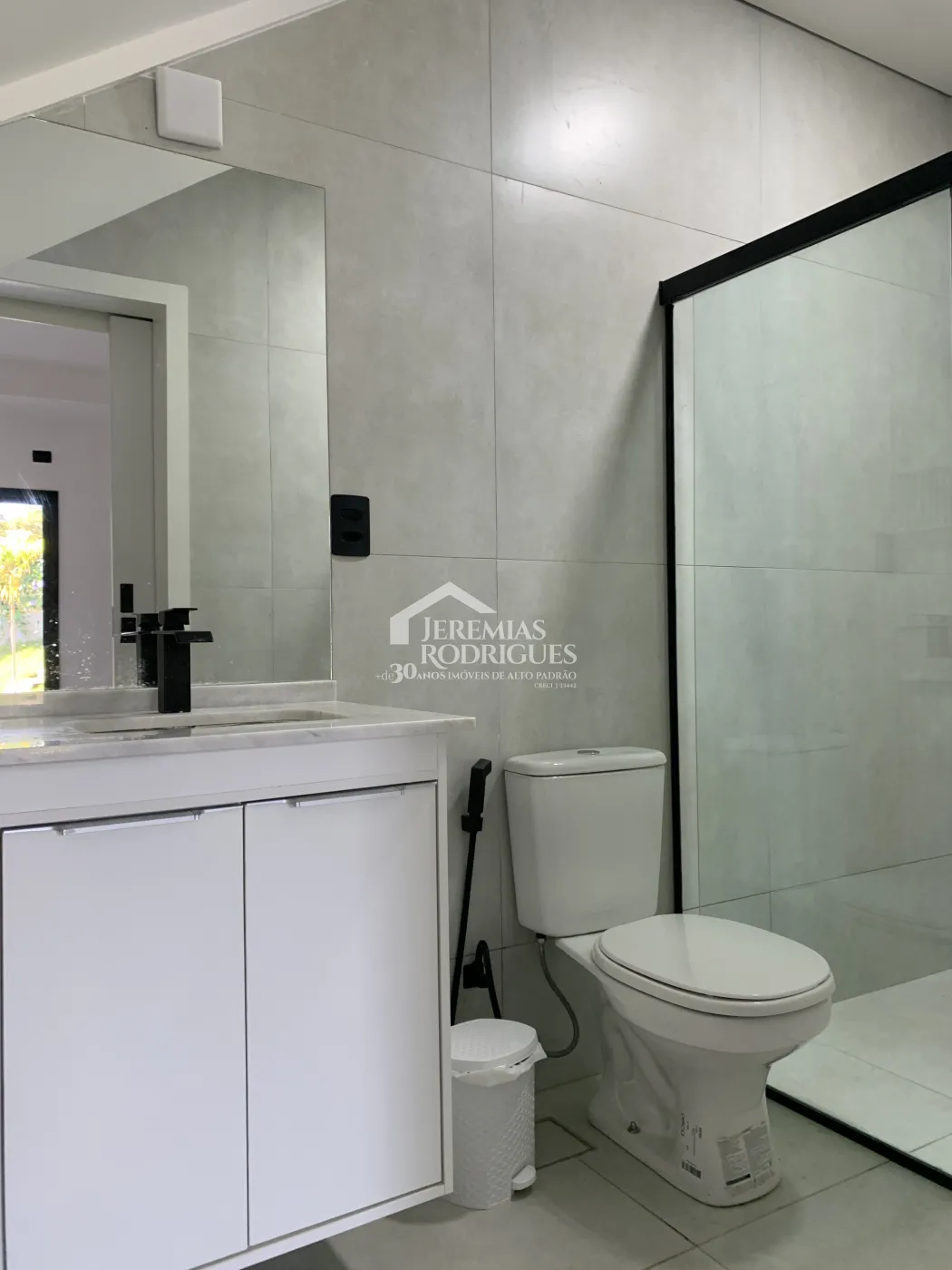 Casa à venda com 4 suítes no Condomínio Altos do Cataguá em Taubaté/SP