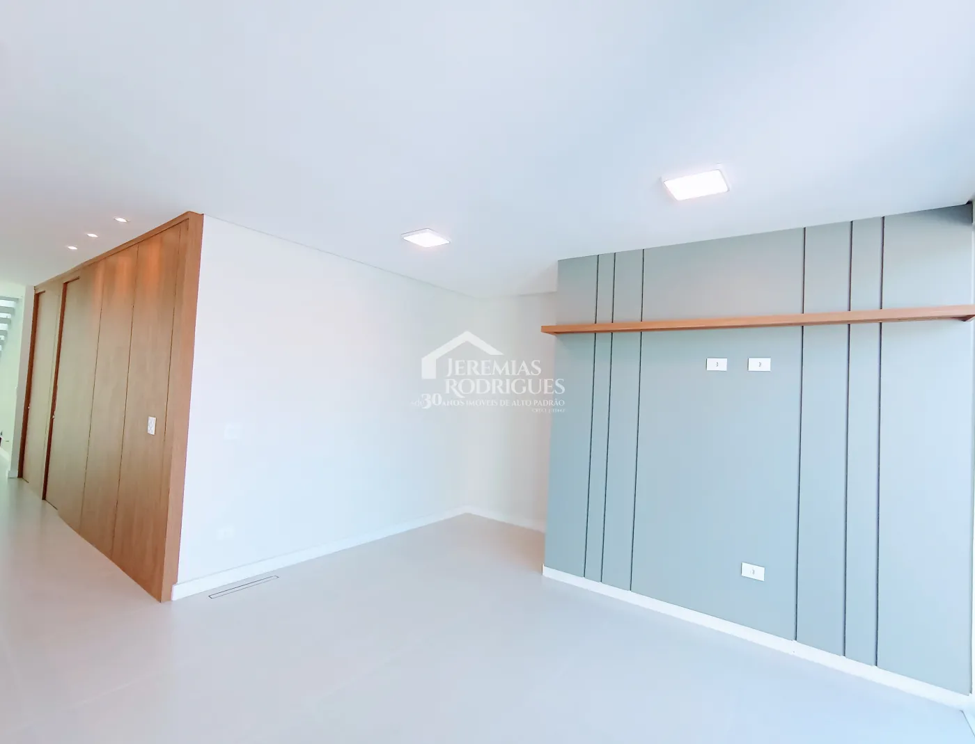 Casa à venda com 3 suítes no Condomínio Residencial Tecoara em Taubaté/SP