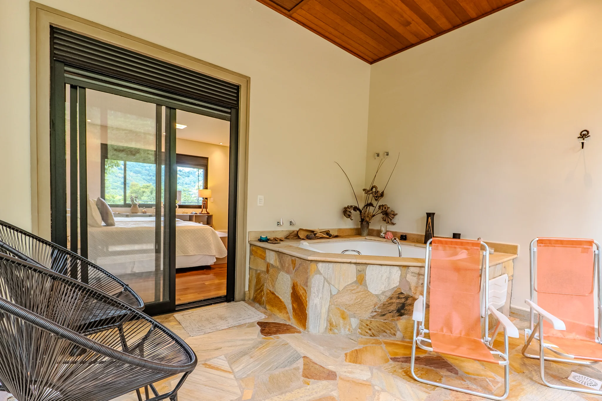 Casa à venda com 4 suítes no Residencial Santo Antônio em Santo Antônio do Pinhal/SP.