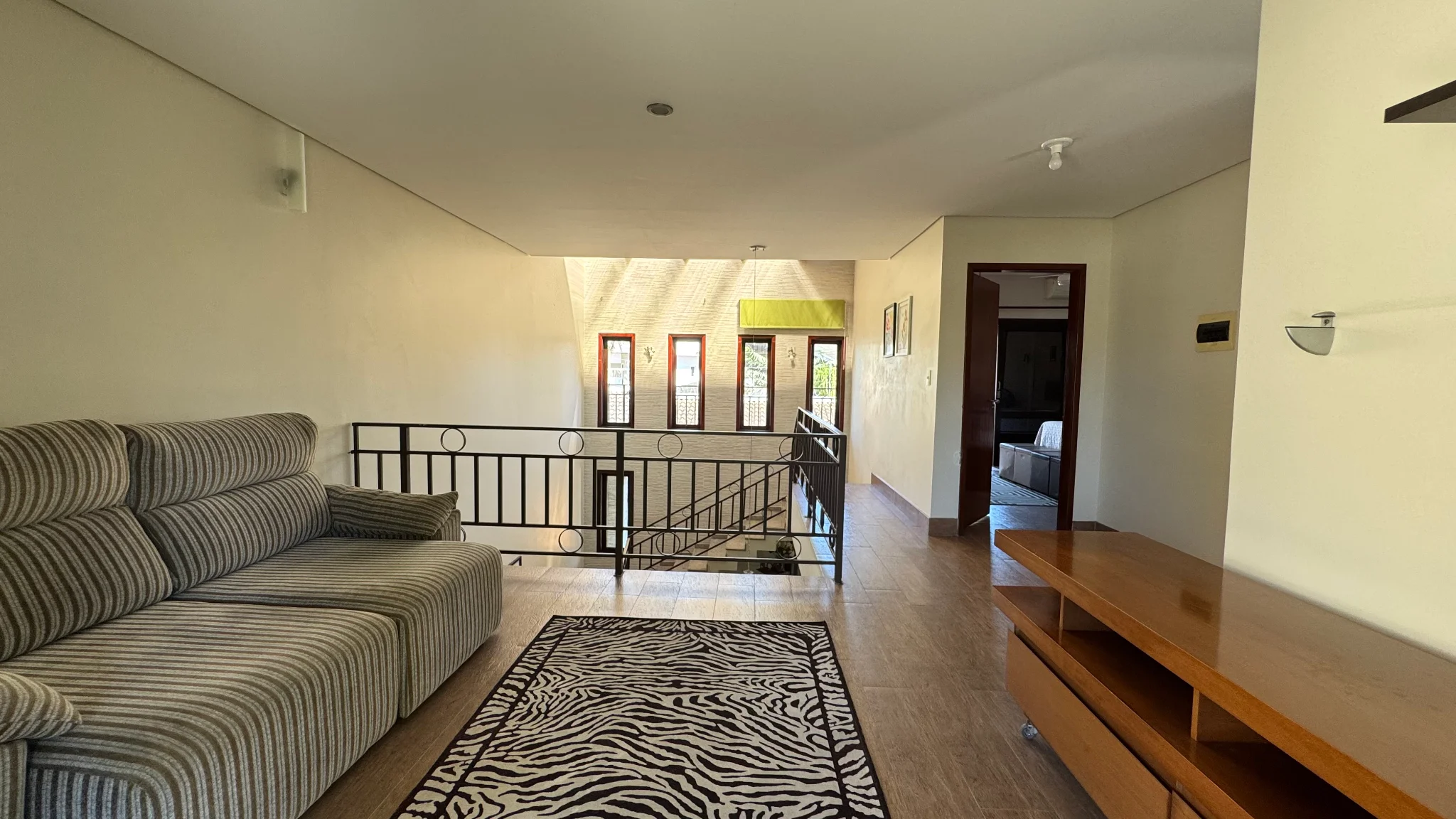 Casa e terreno á venda no Condomínio Campos do Conde III em Tremembé/SP.