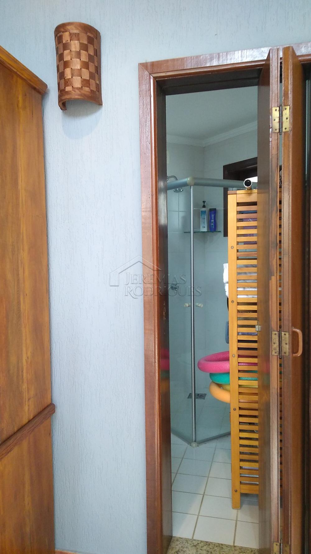 Casa à venda com 4 dormitórios no Condomínio Taubaté Village em Taubaté/SP. 