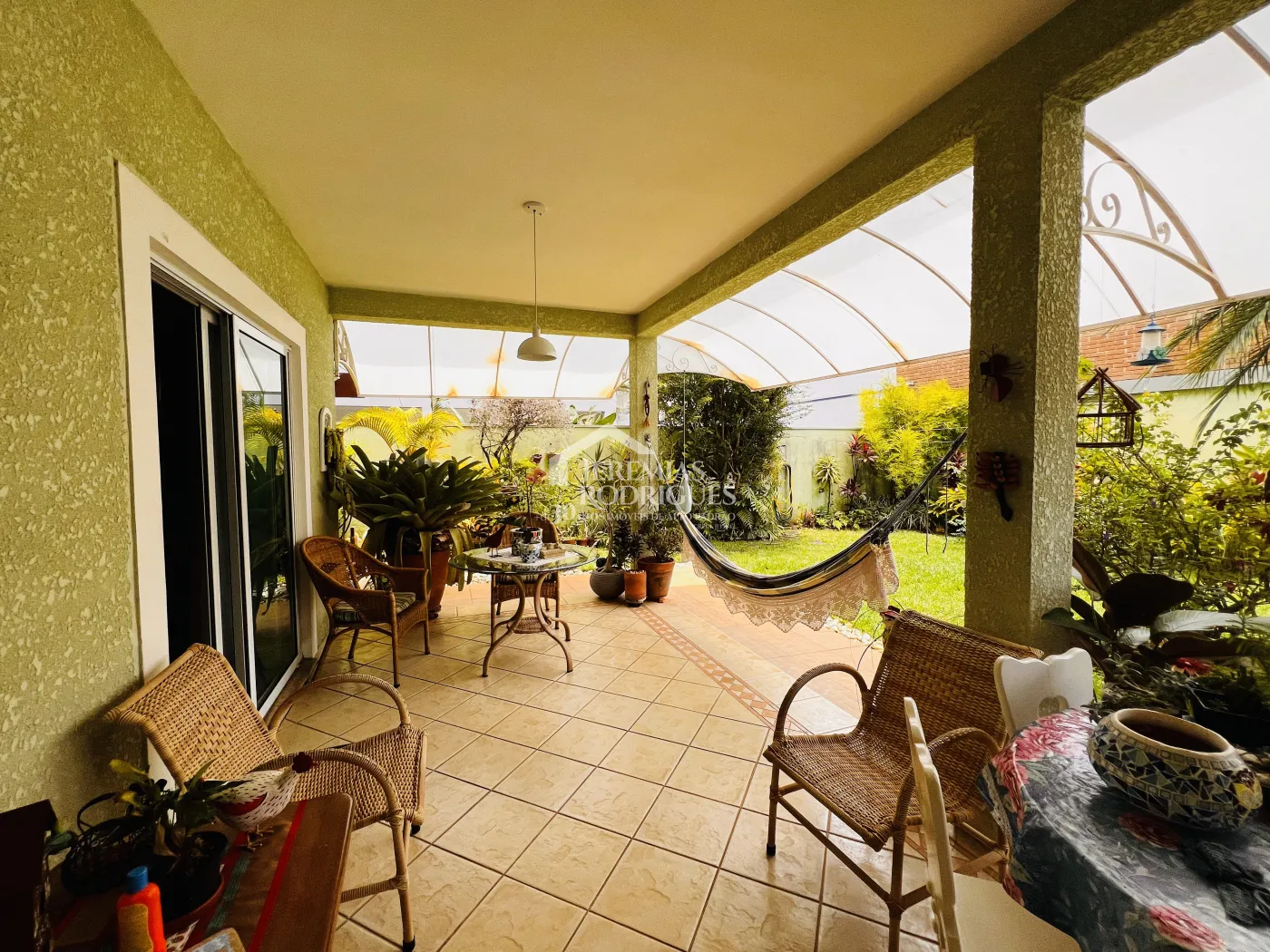 Casa com 4 dormitórios, 305 m² - Condomínio Taubaté Village - Taubaté/SP.