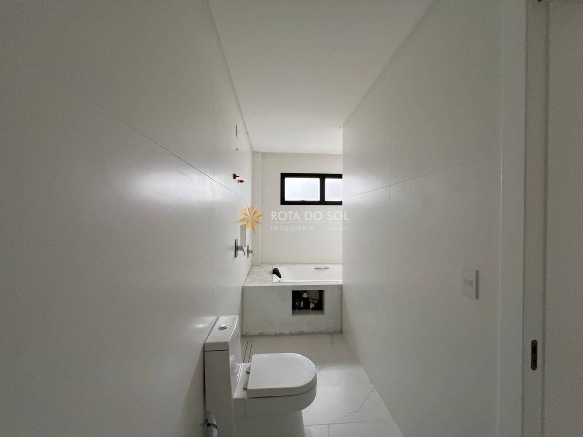 Doha Tower Apartamento Quadra Mar 4 Suítes em Meia Praia Itapema/SC