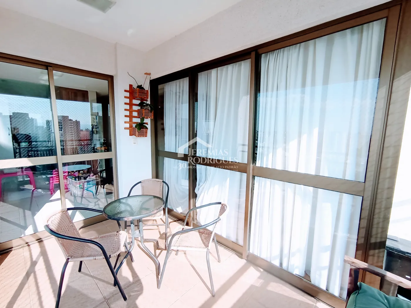 Apartamento à venda com 3 dormitórios no Edifício Jabuticabeiras em Taubaté/SP