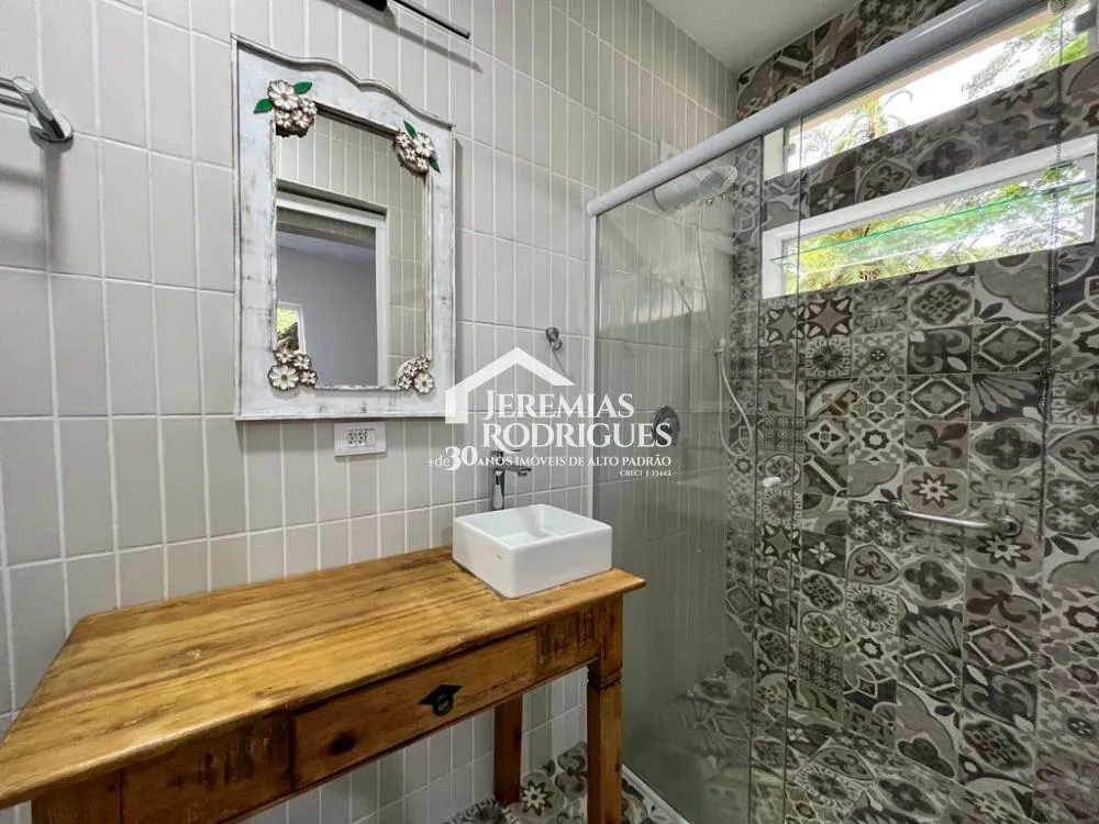 Chácara à venda com 2.000 m² no Condomínio Chácaras Cataguá, em Taubaté/SP.