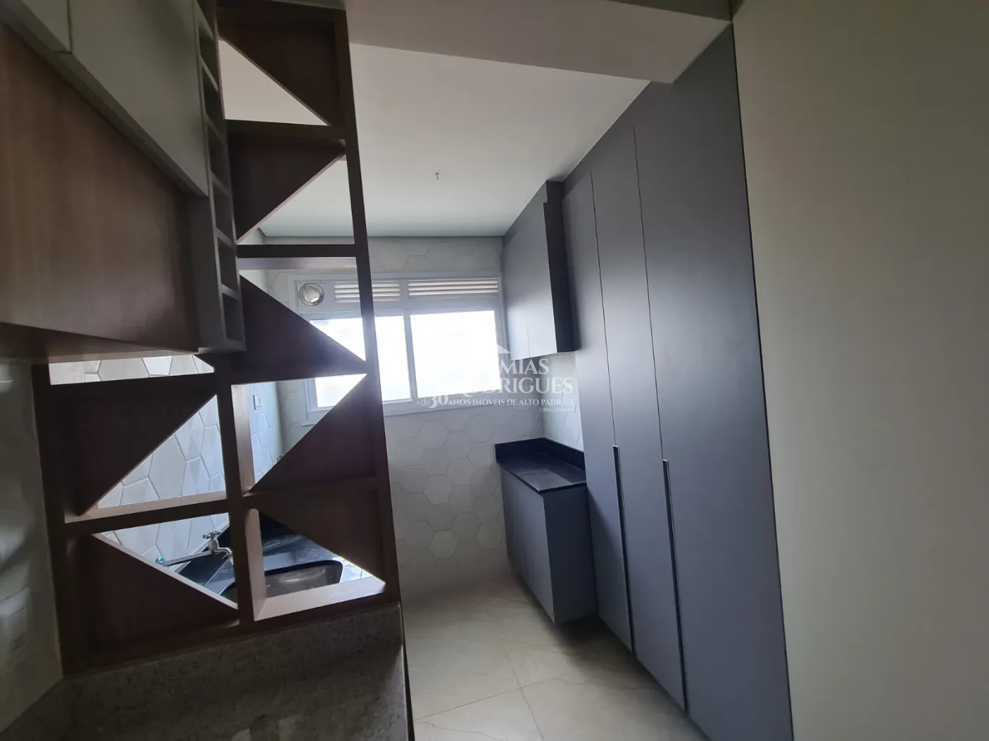 Apartamento com 3 suítes, 130 m² - Edifício Jardins Residence - Taubaté/SP.