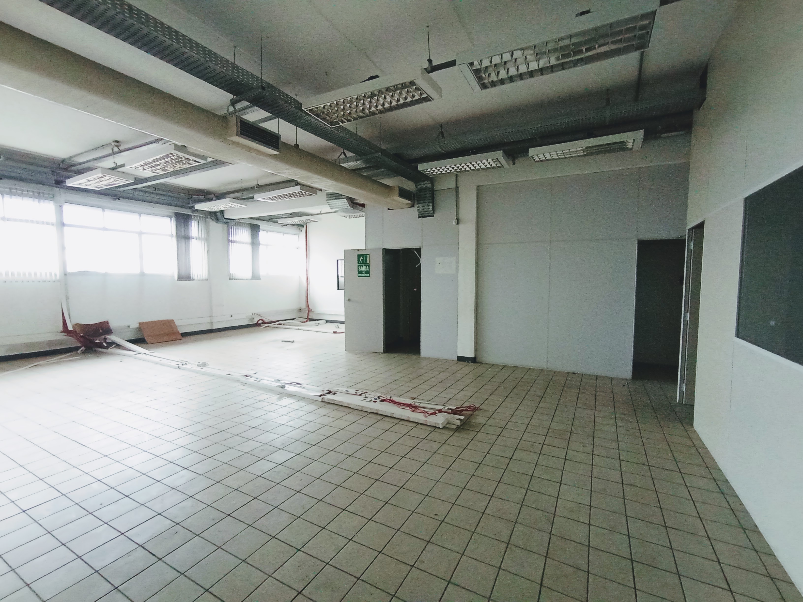 Prédio para venda e locação, 6.000 m² no bairro Jardim Independência em Taubaté/SP.