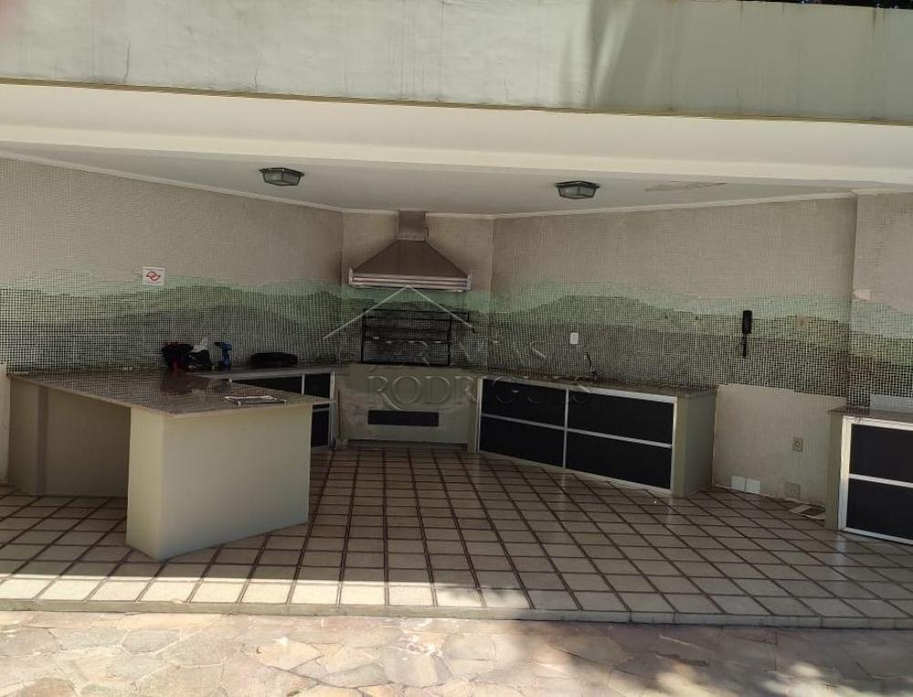 Apartamento para locação com 3 dormitórios, 256 m² no Edifício Plaza Alta em Taubaté/SP.