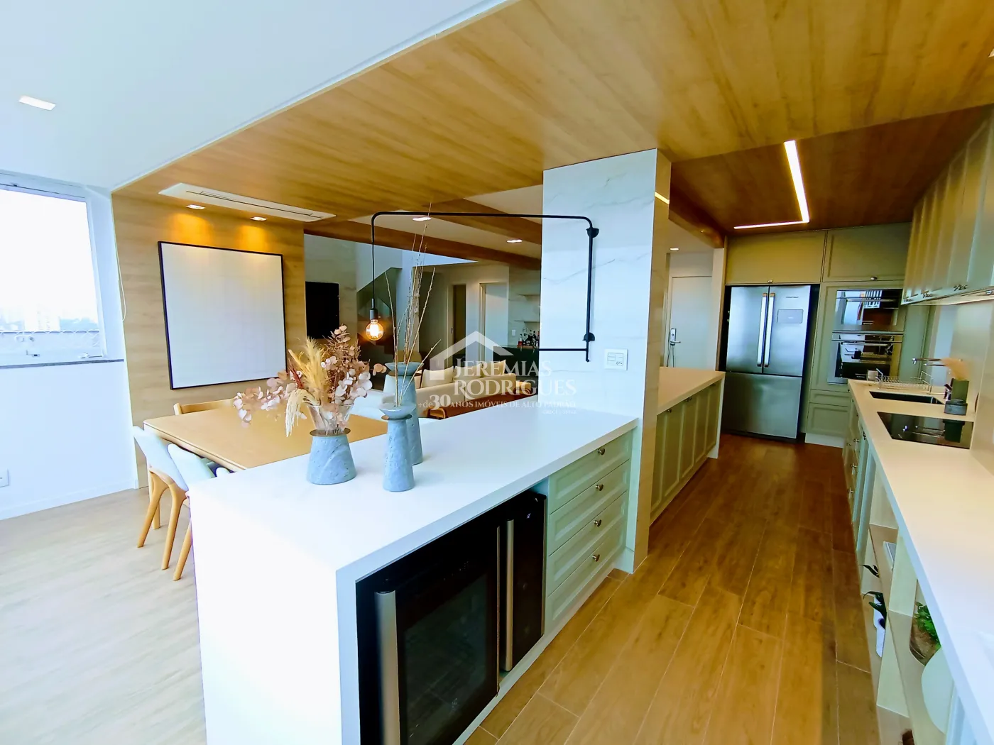 Cobertura duplex à venda com 3 dormitórios, 182 m² no Edifício Vert Residence em Taubaté/SP