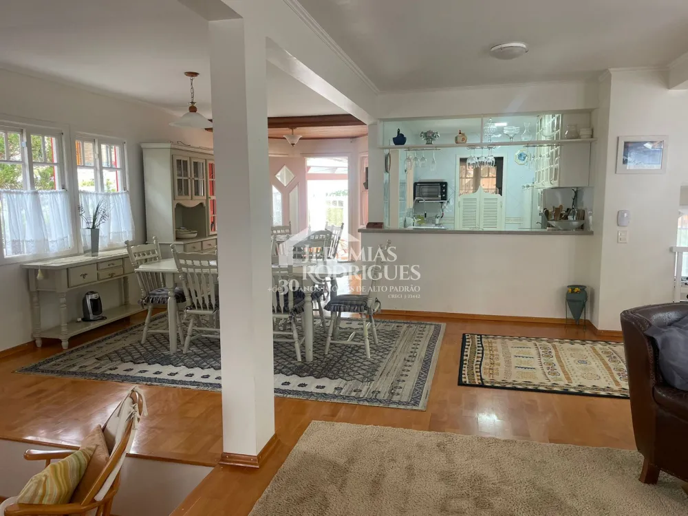 Casa com 6 dormitórios, 362 m² - Condomínio Iporanga, em Campos do Jordão/SP.