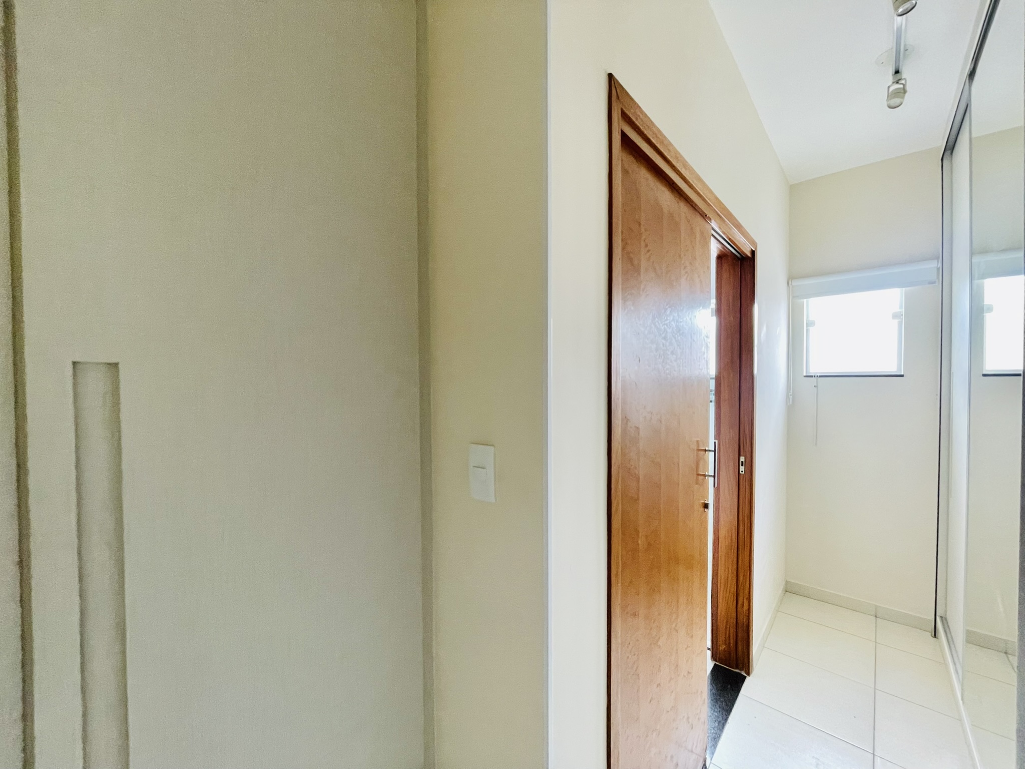 Casa para locação com 4 dormitórios no Condomínio Campos do Conde II em Tremembé/SP.