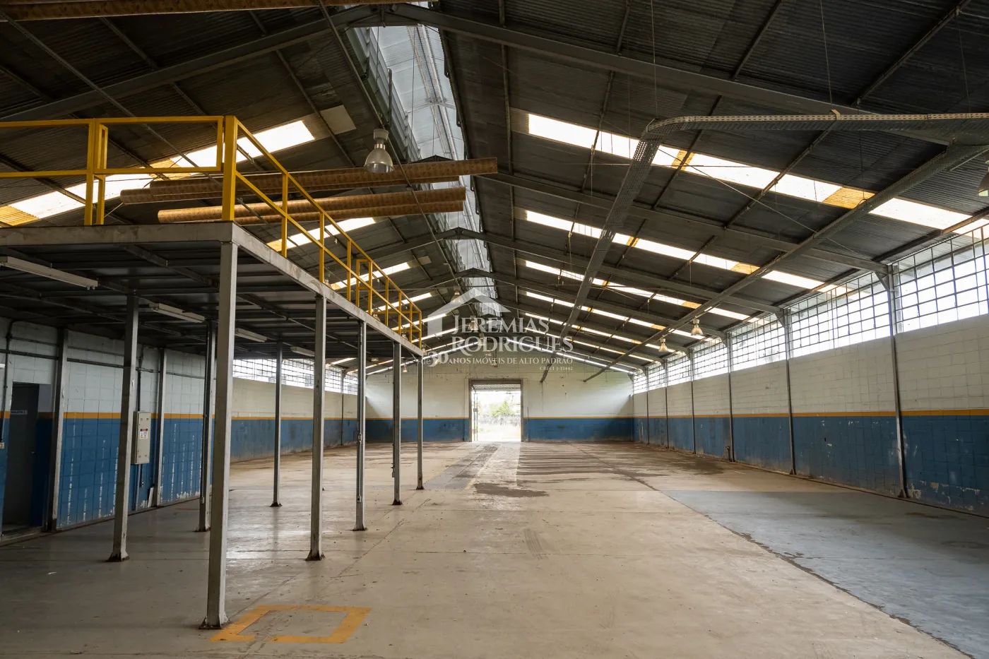 Área disponível para venda em Guaratinguetá.