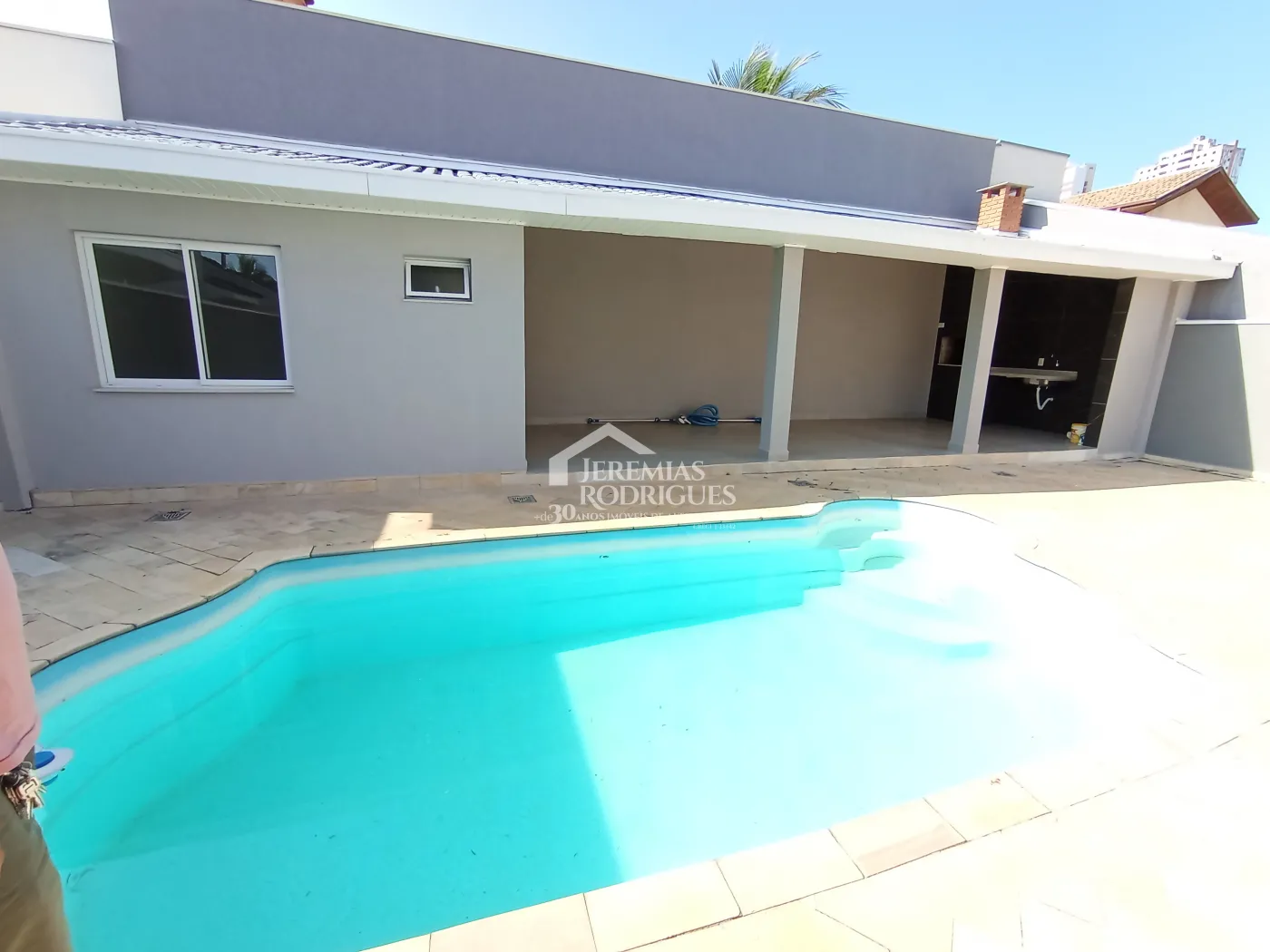 Casa à venda com 3 dormitórios no Condomínio Taubaté Village em Taubaté/SP.