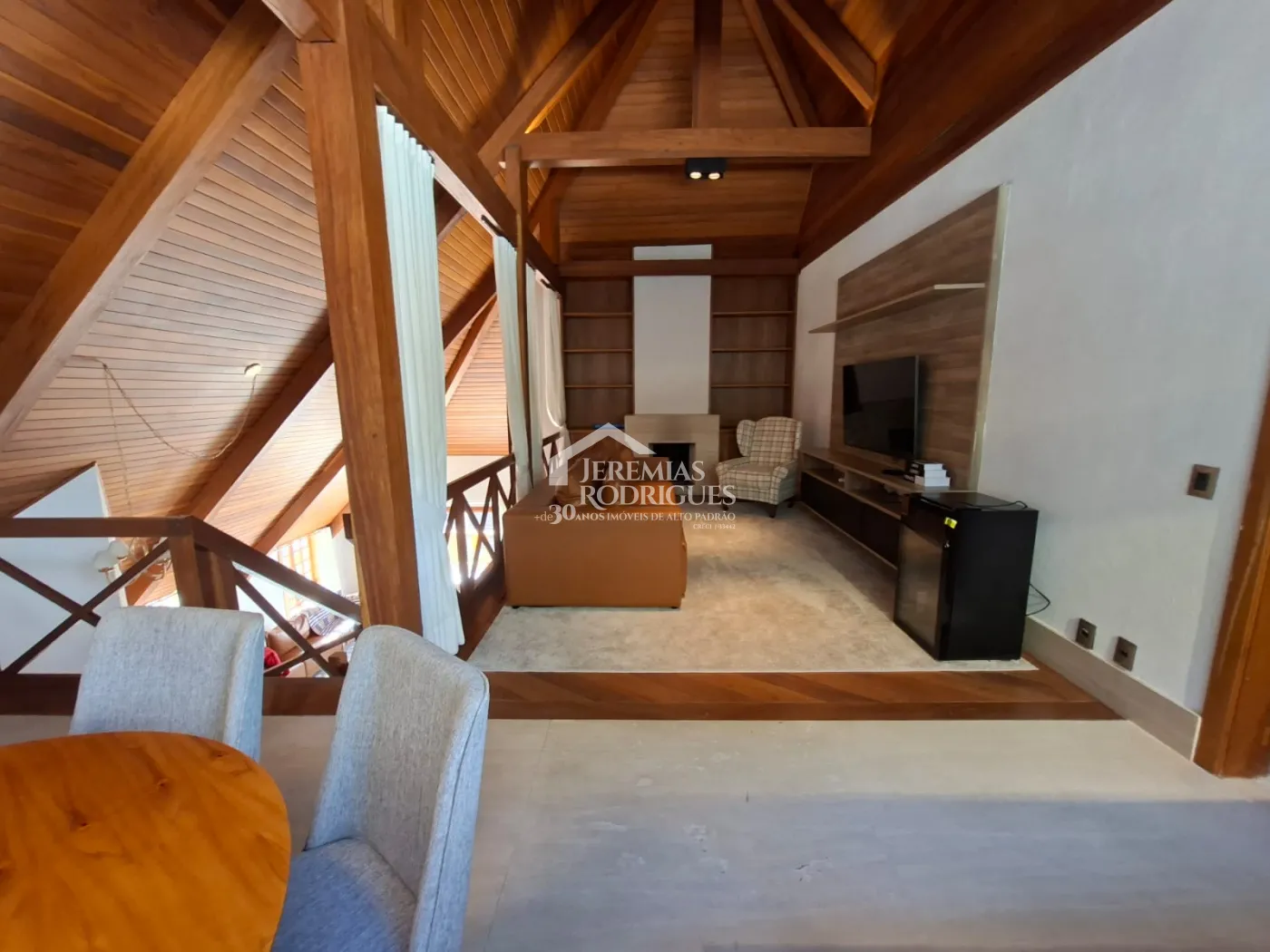 Apartamento à venda com 4 suítes, 171 m² no Edifício Cottage em Campos do Jordão/SP