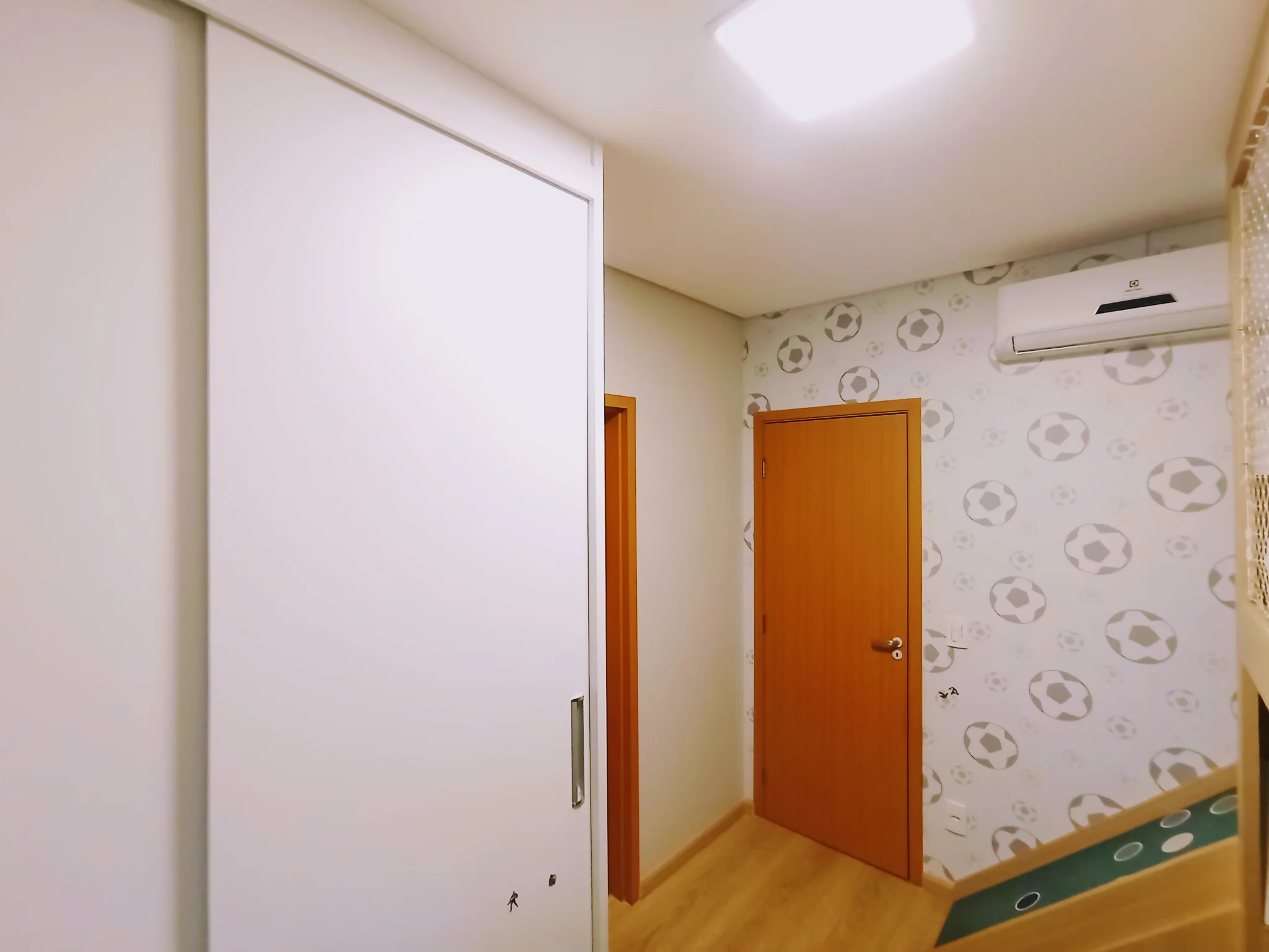 Apartamento à venda com 3 suítes, 155 m² no Condomínio Renaissance em Taubaté/SP.