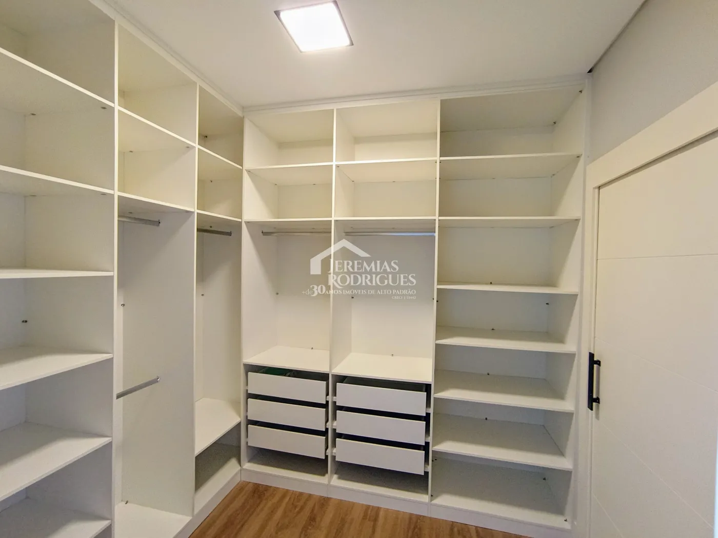 Casa para venda com 4 dormitórios no Condomínio Village Splendore em Pindamonhangaba/SP