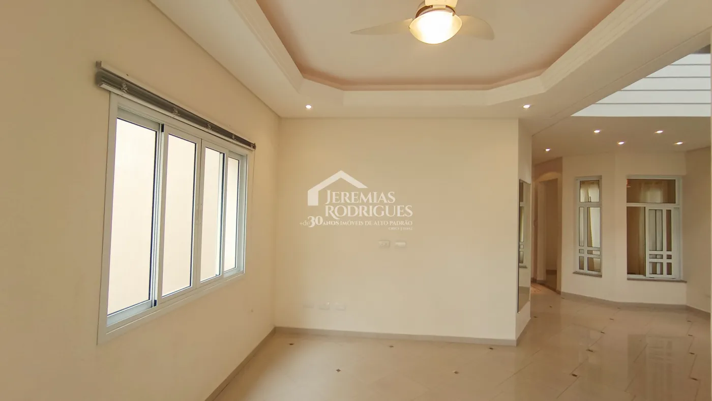 Casa à venda com 5 dormitórios no Condomínio Taubaté Village em Taubaté/SP.