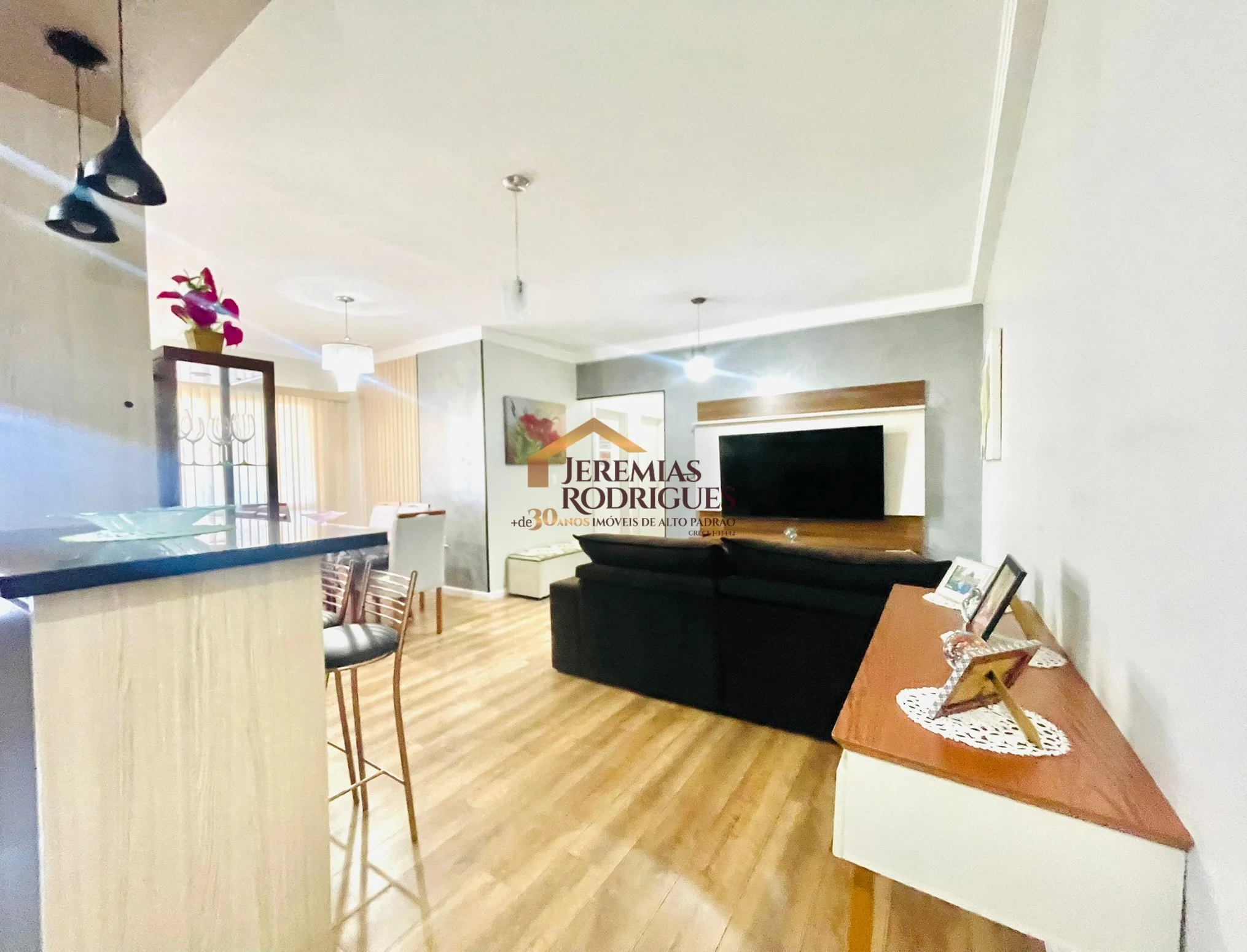 Apartamento à venda no Edifício Maison em Taubaté/ SP.