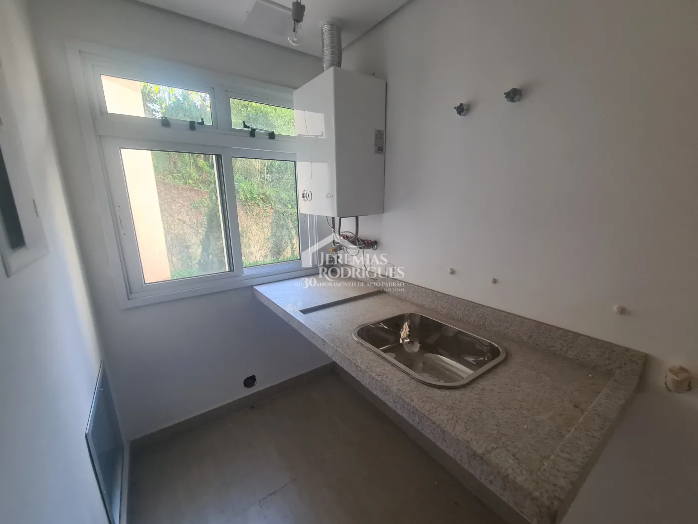 Apartamento para venda com 3 dormitórios no Condomínio Vila Americana em Campos do Jordão/SP