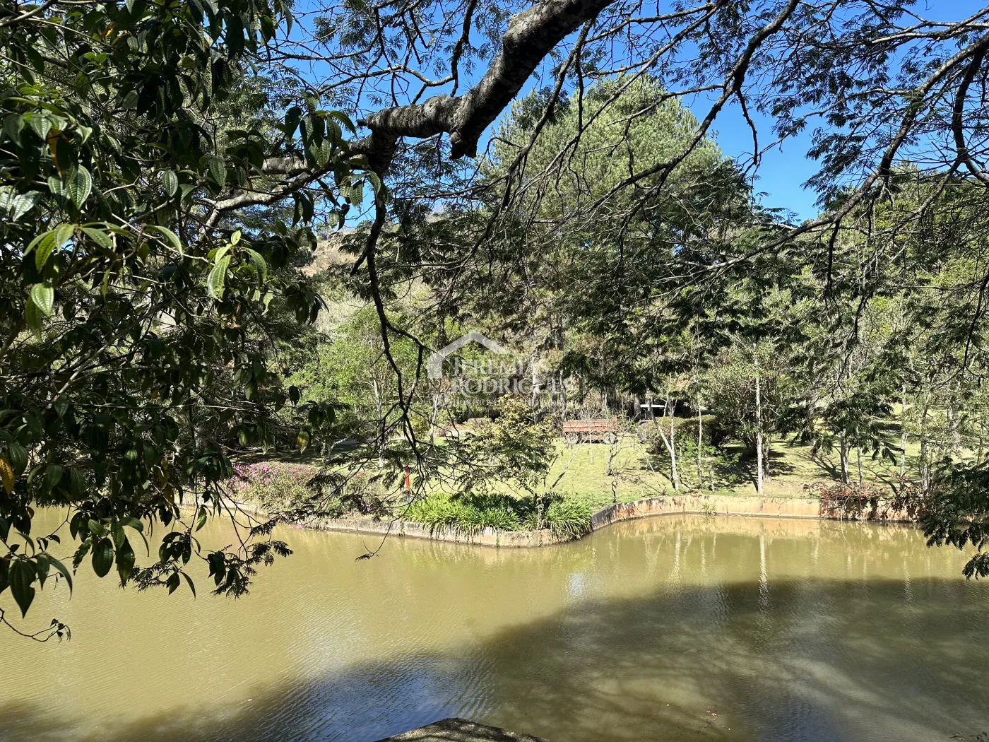 Casa com 3 dormitórios, 200 m² - Condomínio Country Club - Taubaté/SP