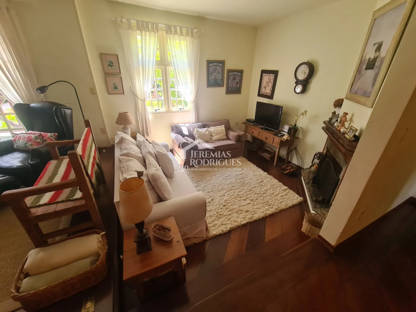 Apartamento para venda com 3 dormitórios no Condomínio Velden Village em Campos do Jordão/SP