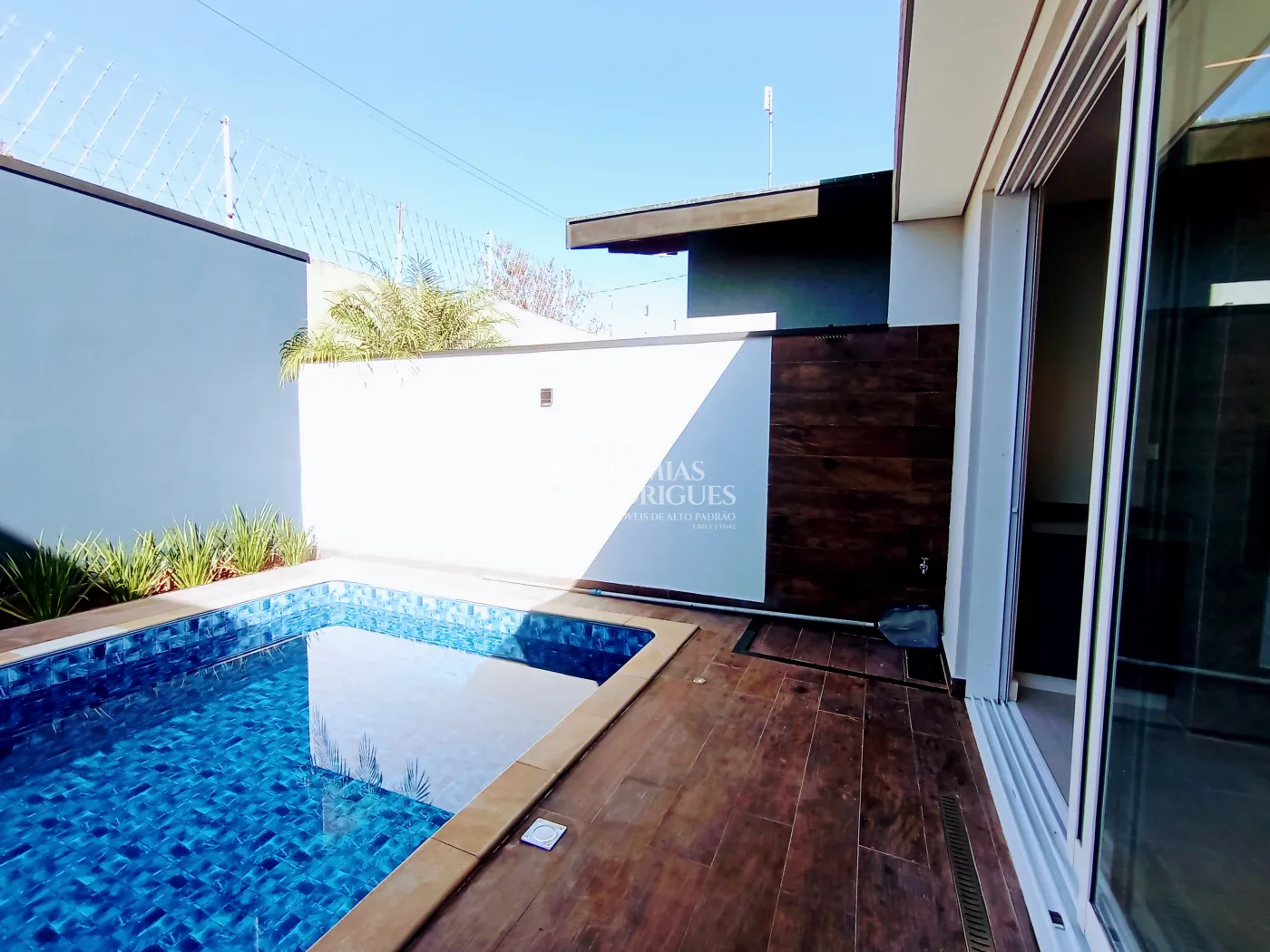 Casa à venda com 3 suítes no Condomínio Residencial Tecoara em Taubaté/SP