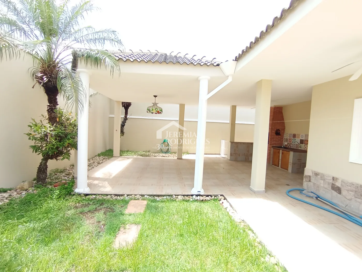 Casa para locação com 4 dormitórios no Condomínio Taubaté Village em Taubaté/SP.