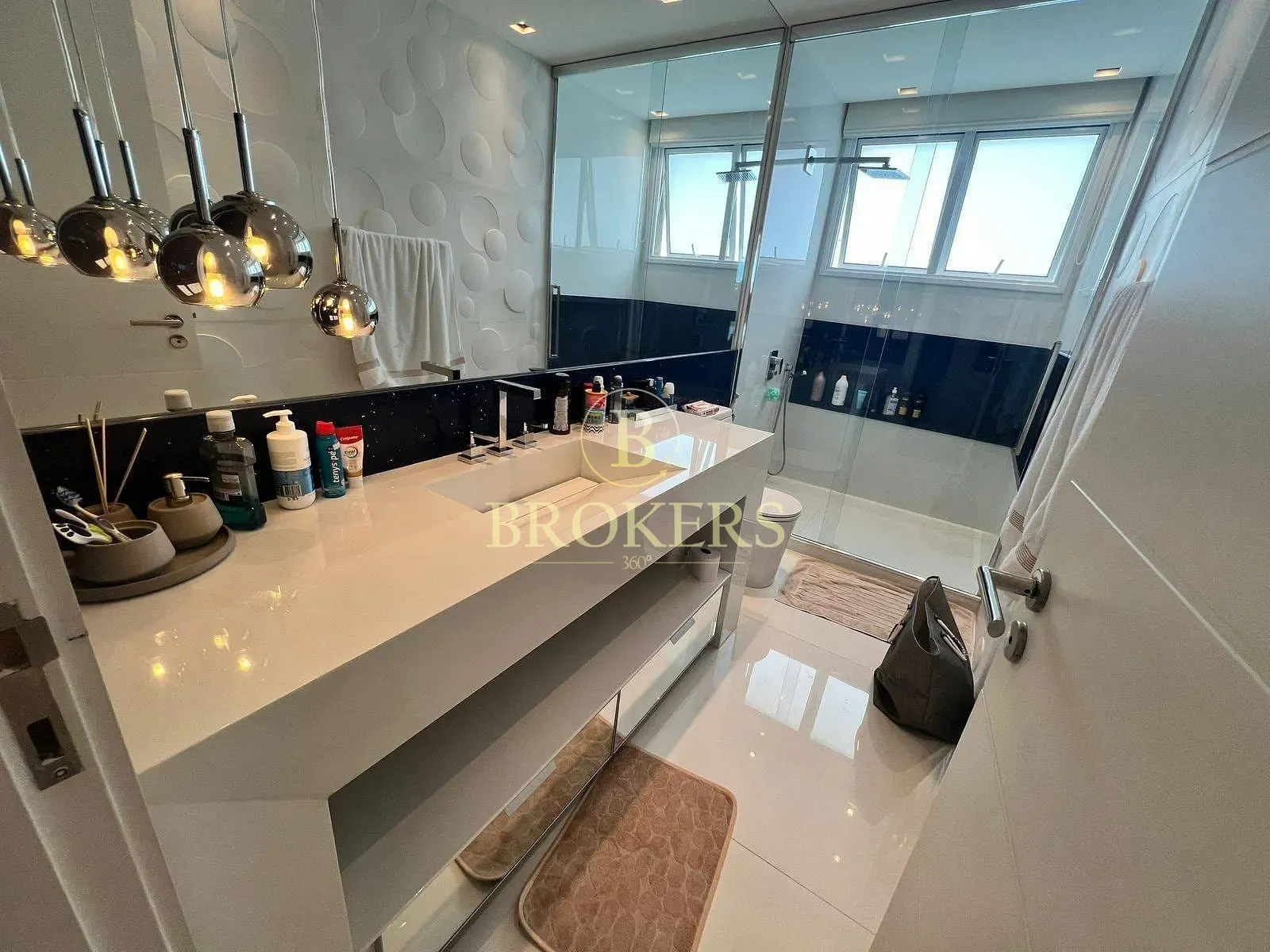 Luxo e sofisticação no Alphaville: Casa triplex mobiliada com 6 suítes, SPA e campo de futebol priv — foto 9