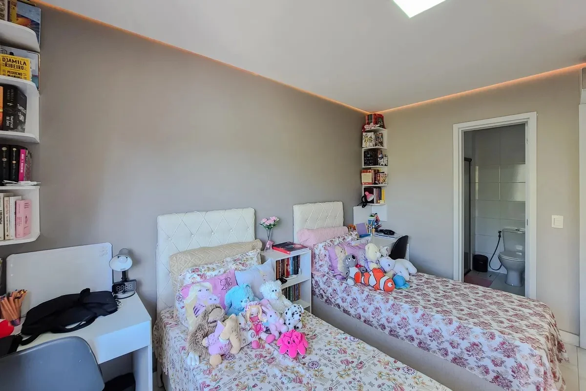 Oportunidade no Centro de SBC: Apartamento Moderno de 74m², 2 Suítes, Varanda Gourmet e 2 Vagas Livres – Abaixo do Valor de Avaliação!