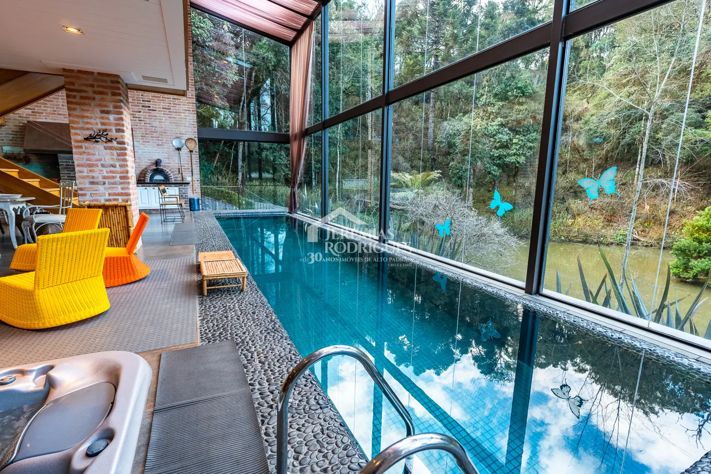 Casa com 7 suítes, 770 m² - Pedra do Fogo - Campos do Jordão/SP.