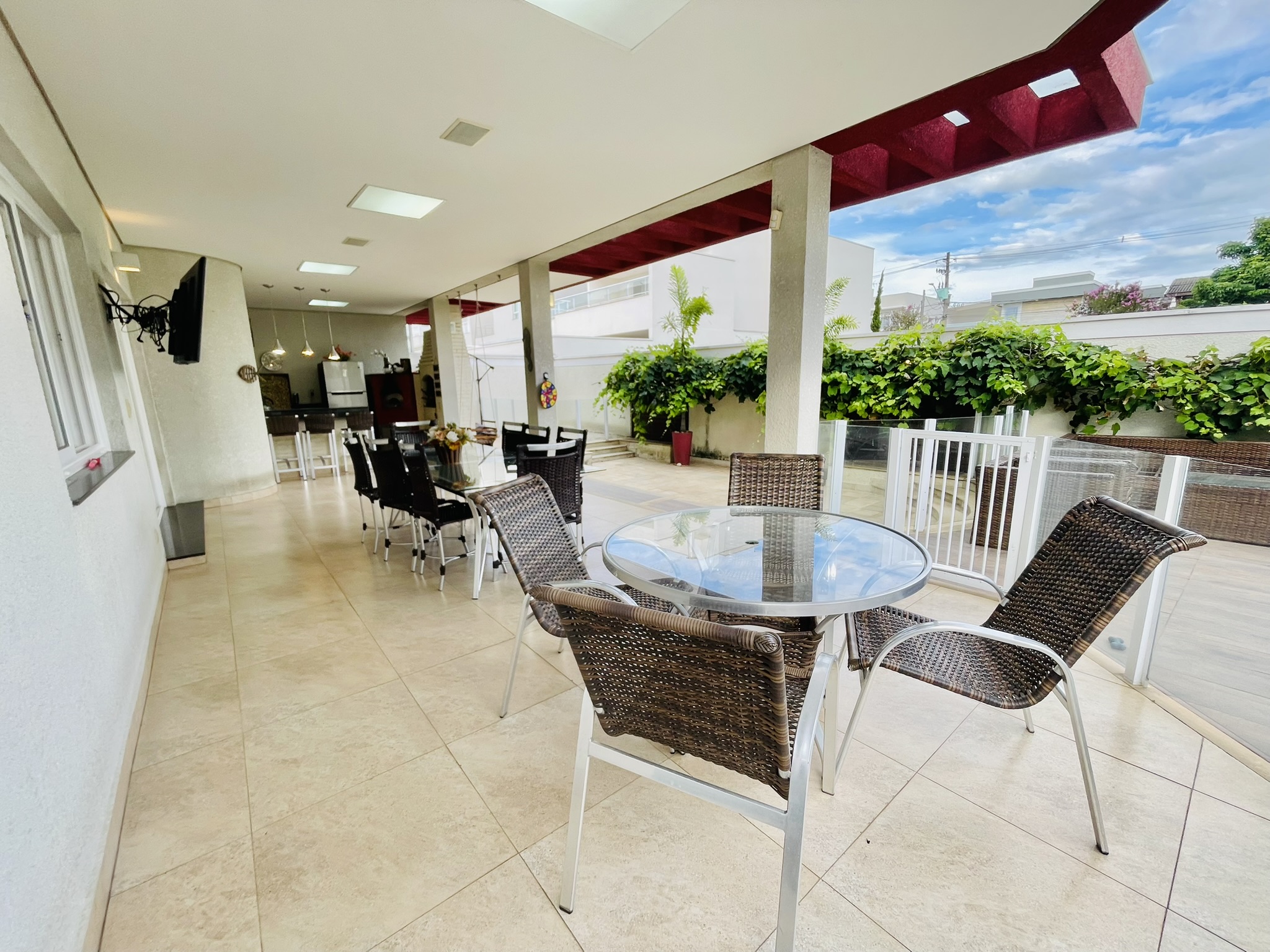 Casa para venda com 4 dormitórios no Condomínio Campos Do Conde I em Tremembé/SP