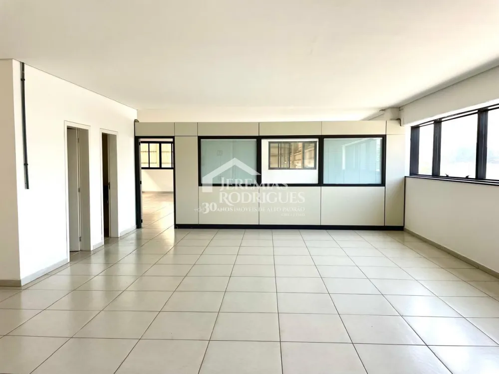 Galpão com 4.800 m² - Jardim Independência - Taubaté/SP.