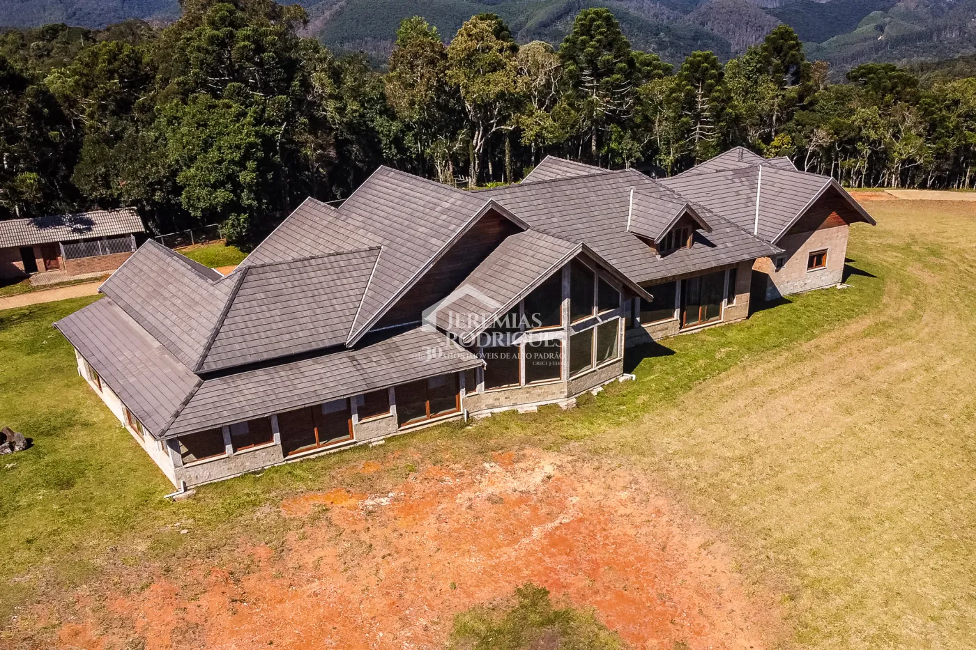 Fazenda com 2.904.000 m² - Sapucaí-Mirim - MG