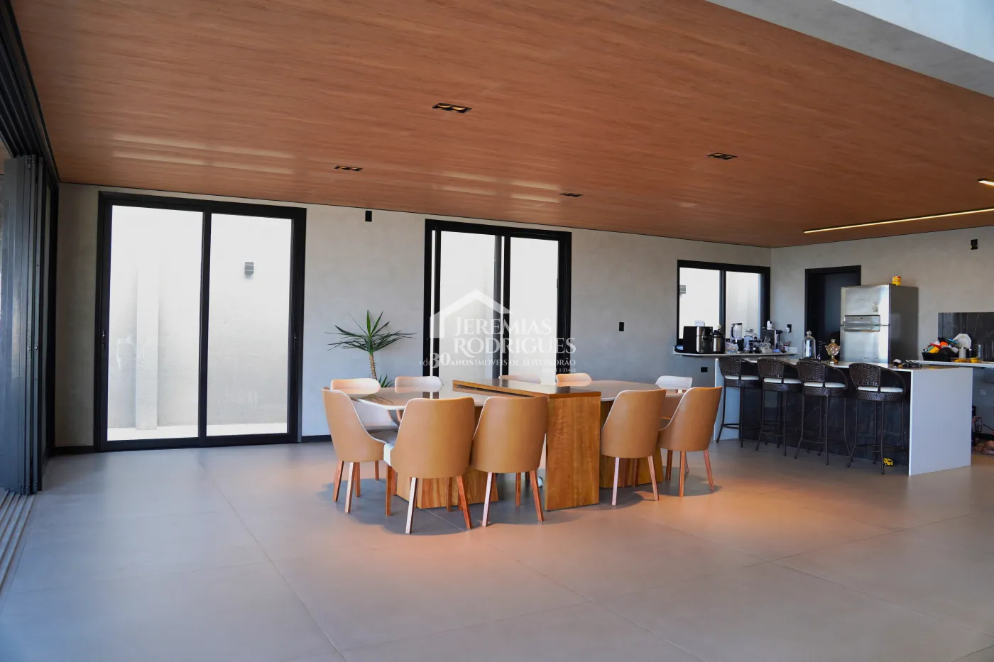 Casa com 4 dormitórios, 550 m² - Condomínio Village da Serra - Tremembé/SP