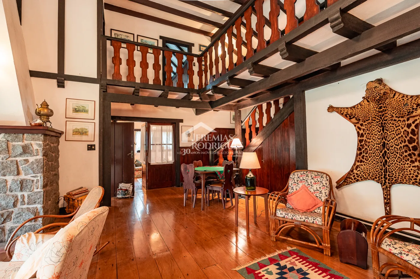 Casa com 9 dormitórios, 694 m² - Condomínio Reserva Figueiredo - Campos do Jordão/SP