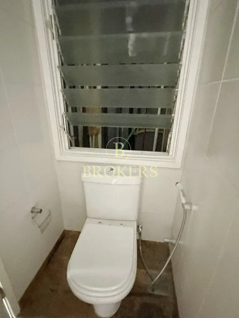 Prédio corporativo independente com 4 pavimentos em Botafogo