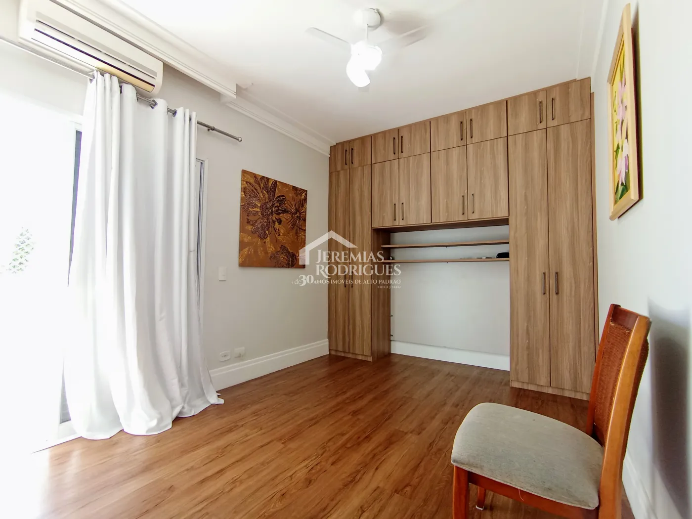 Casa para venda com 3 dormitórios no Condomínio Campos Do Conde II Versailles em Tremembé/SP