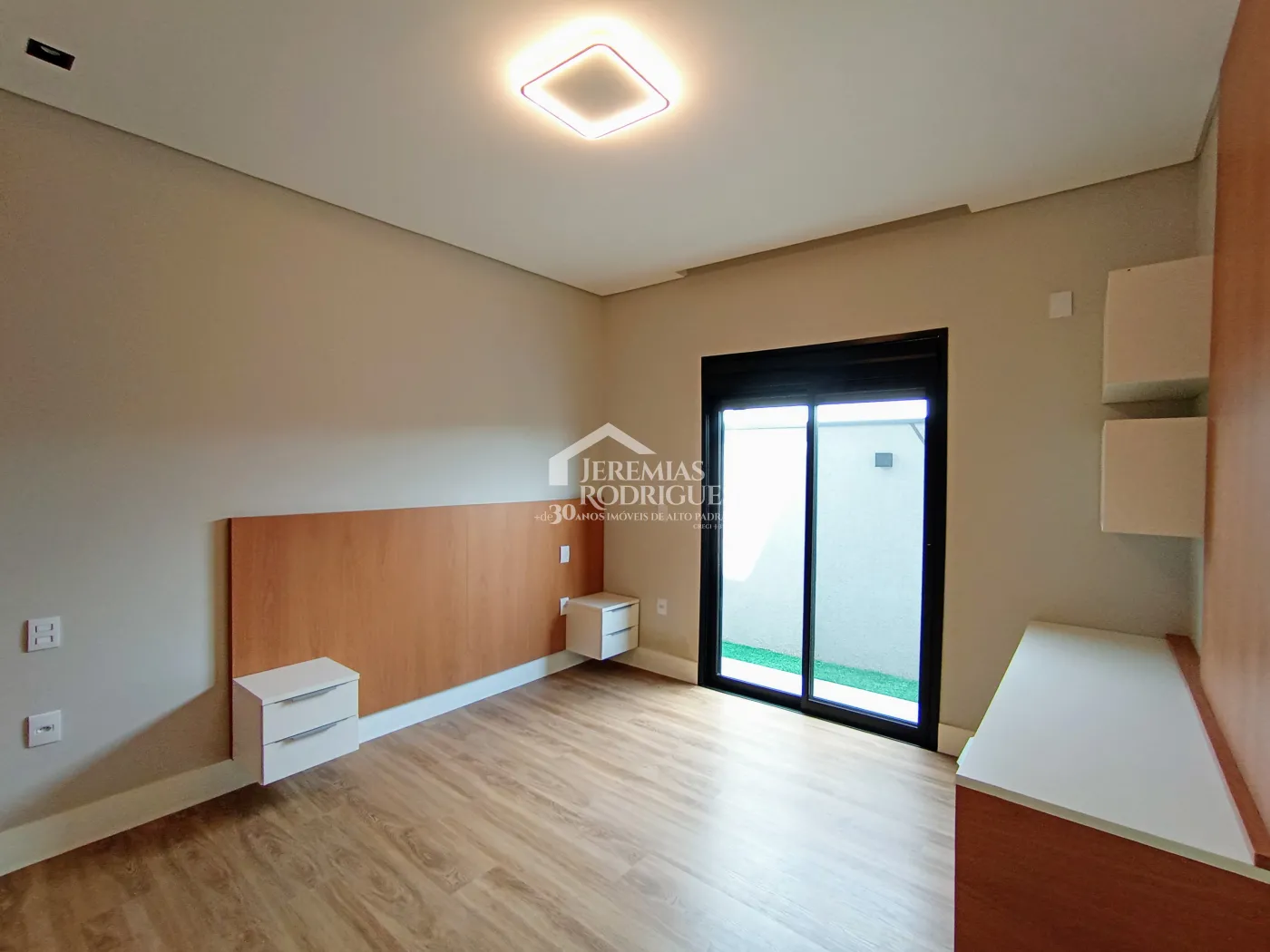 Casa para venda com 4 dormitórios no Condomínio Village Splendore em Pindamonhangaba/SP