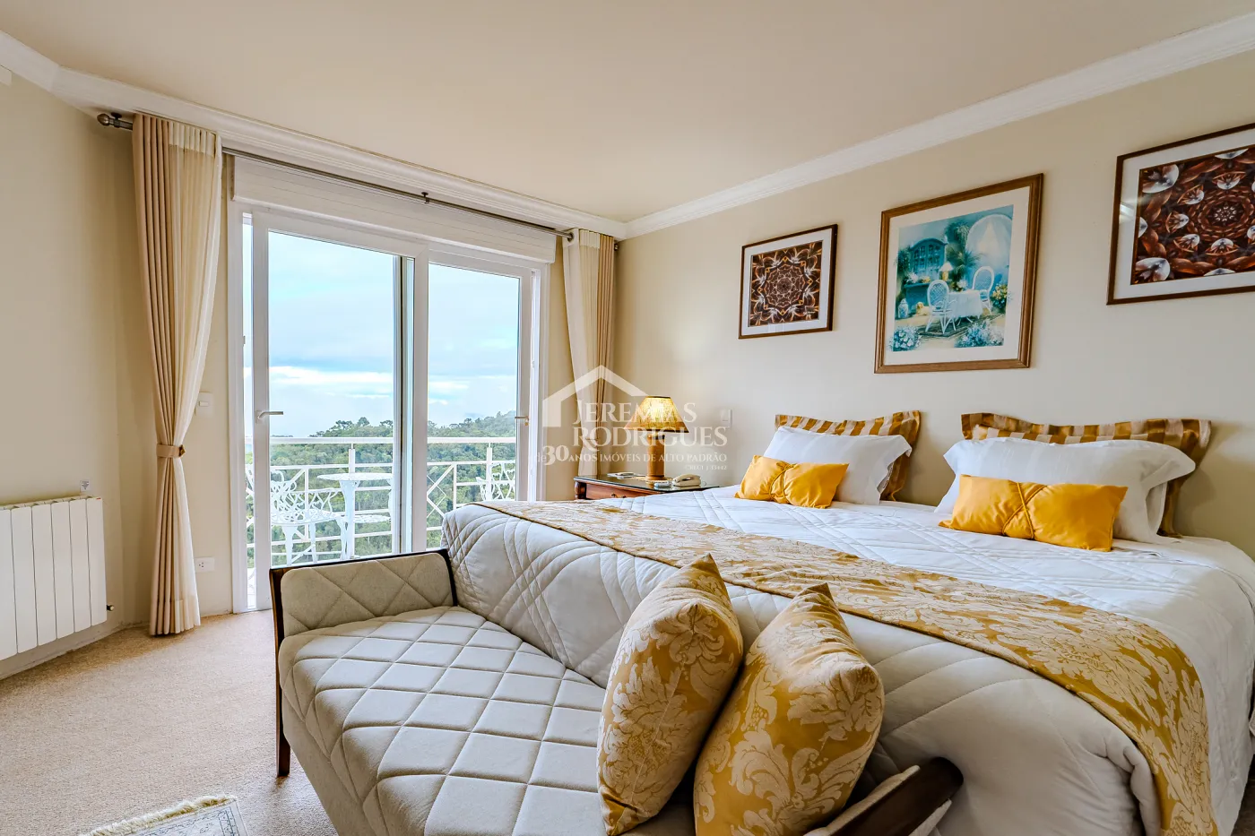 Casa à venda no Parque Pedra do Baú em Campos do Jordão/SP.