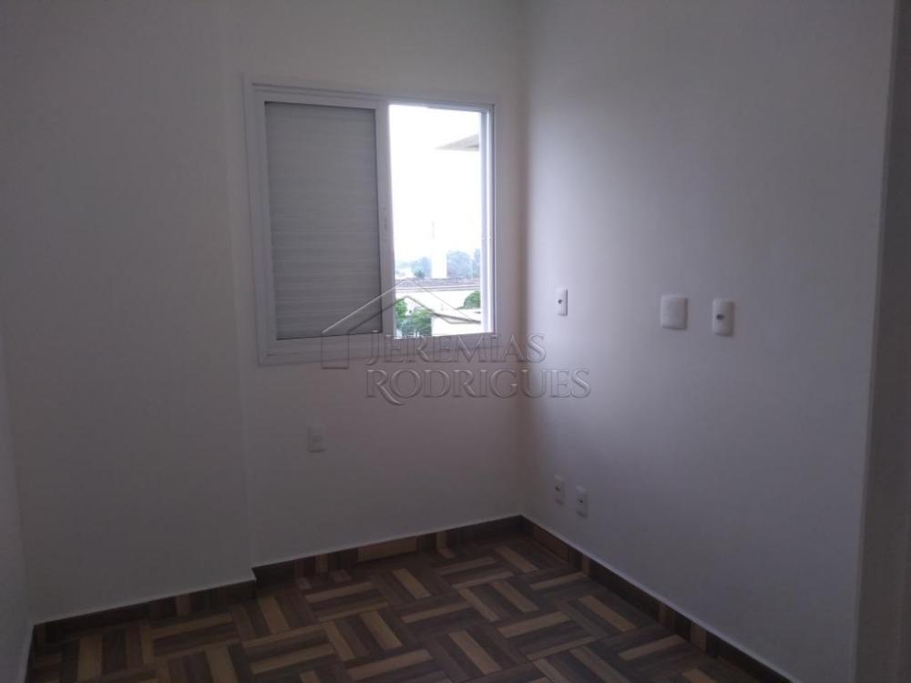 Apartamento com 3 dormitórios para locação, 89M² no Edifício New Way Tower em Pindamonhangaba/SP