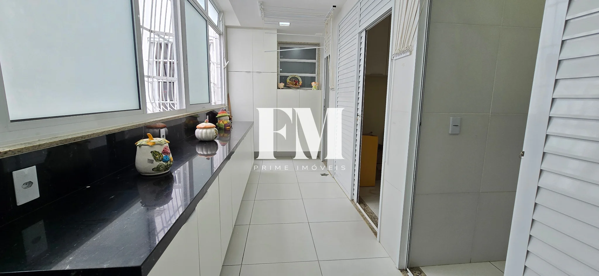OPORTUNIDADE! Apartamento espetacular, todo  modernizado à venda na Rua Figueiredo Magalhães, Copacabana. - foto 21