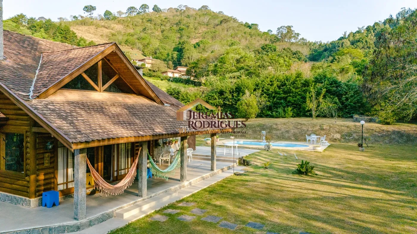 Casa à venda no Condomínio Country Club em Santo Antônio do Pinhal/SP. — foto 1