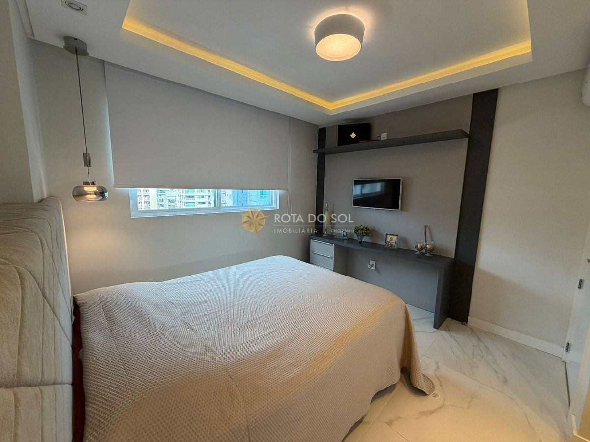 Apartamento Mobiliado 4 Suítes à Venda Meia Praia Itapema SC